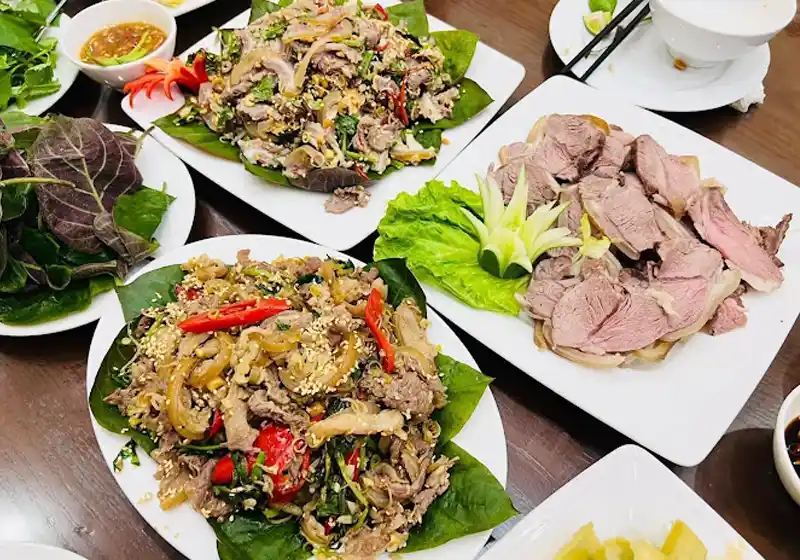 Quán Local Đông Dân Bản Địa Ở Cát Bà: Những Nơi Mình Thấy Đáng Thử 3 Đặc sản dê núi Cát Bà